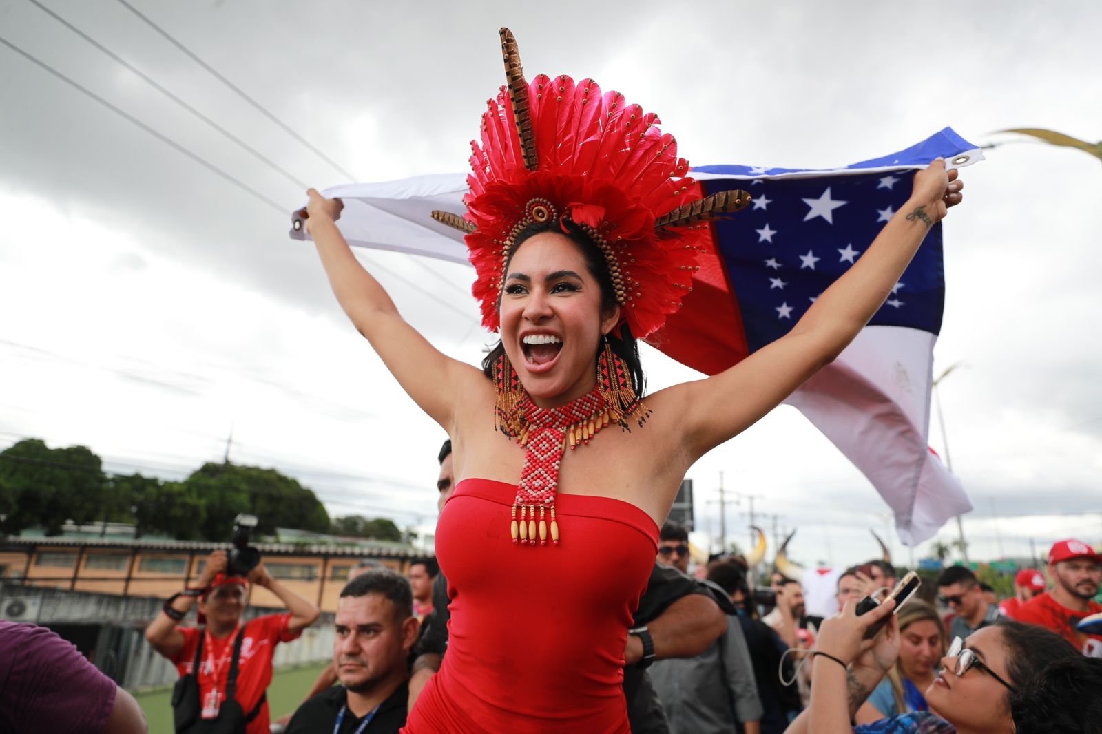 Isabelle Nogueira chega a Manaus com festa no aeroporto - Foto: Divulgação/Mauro Neto e Alex Pazuello/Secom