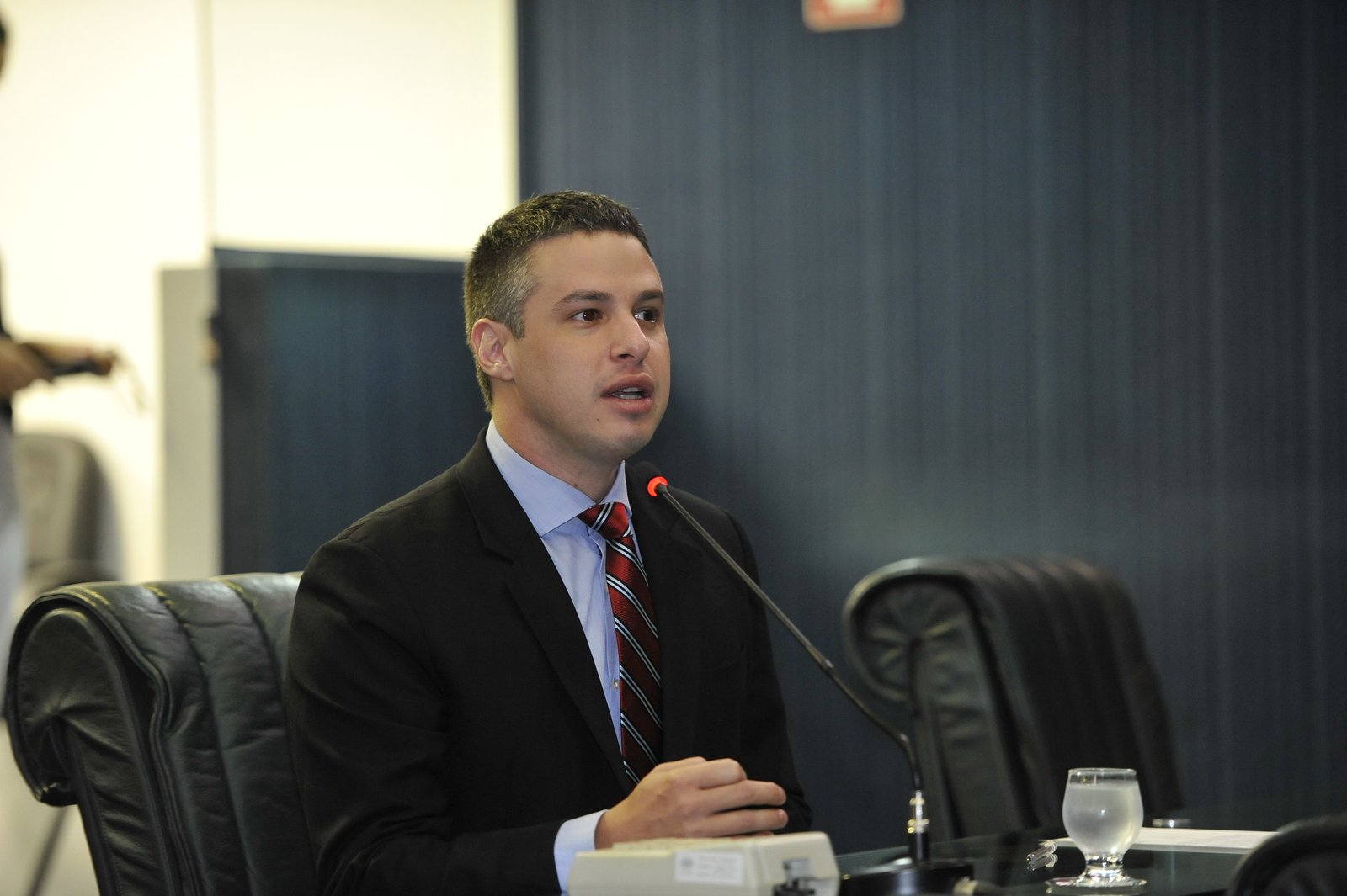 Arthur Bisneto, ex-deputado federal, ao lado de seu pai, Arthur Neto. Bisneto faleceu aos 44 anos, deixando um legado significativo na política amazonense - Foto: Reprodução/PSDB