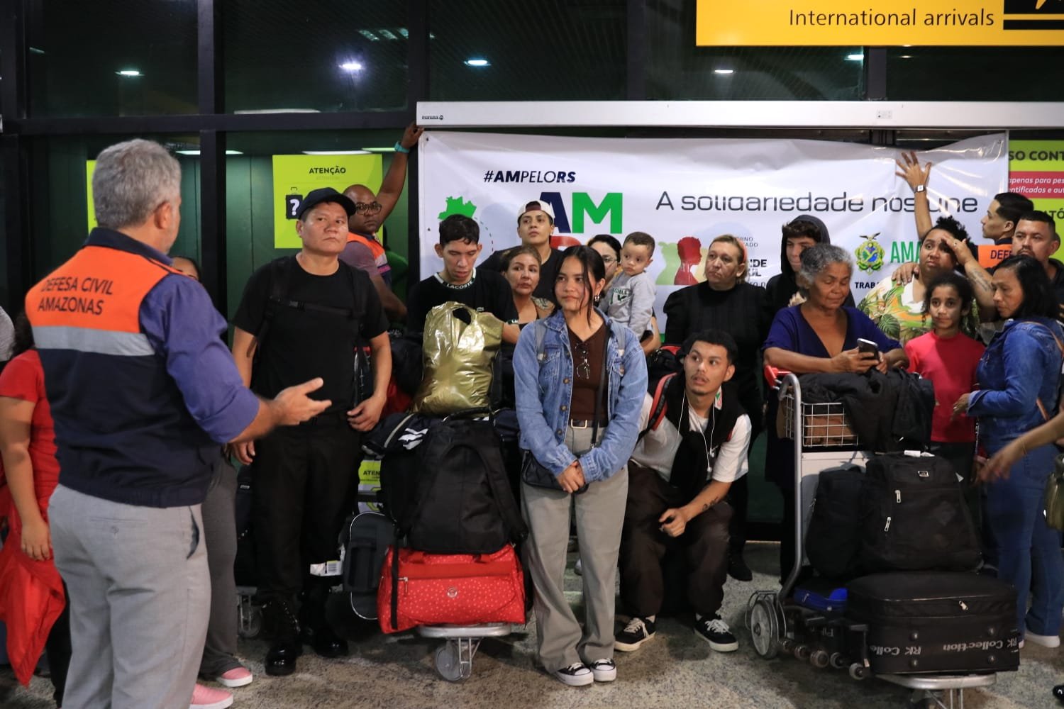 Amazonenses retornam a Manaus após as enchentes no sul do país em operação coordenada pela Defesa Civil - Foto: Divulgação/Rodrigo Mendes/ Secom