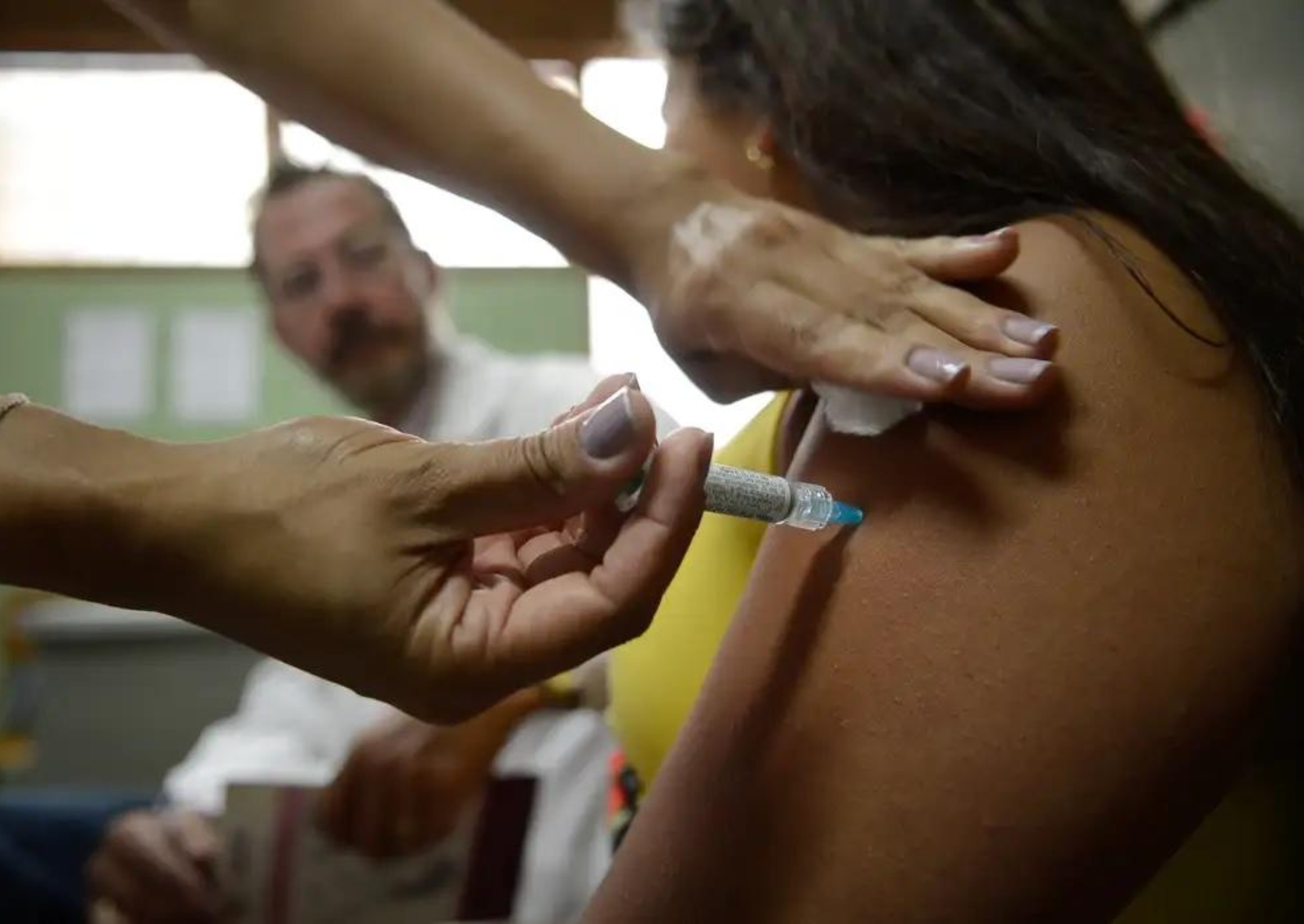 Vacina está disponível em 171 salas da rede pública de saúde em Manaus. Foto: Agência Brasil