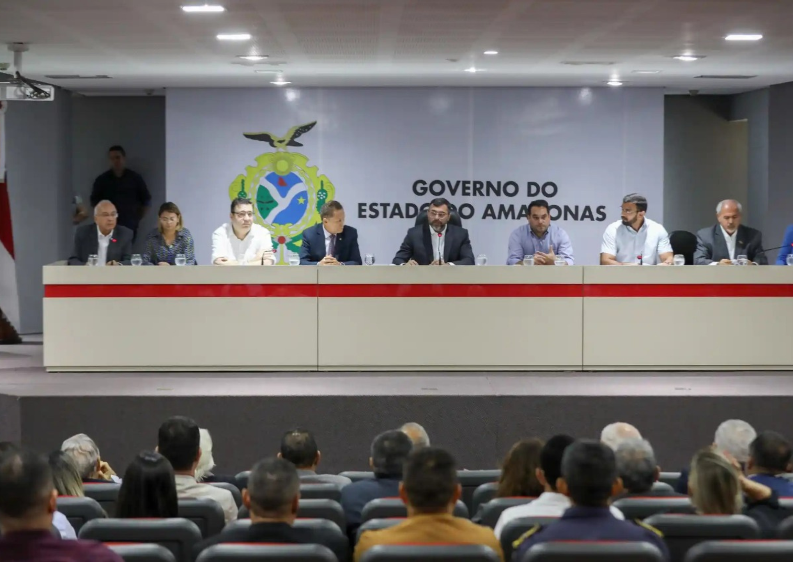 As medidas tem foco na saúde, segurança, habitação e educação. Fotos: Alex Pazuello e Diego Peres / Secom