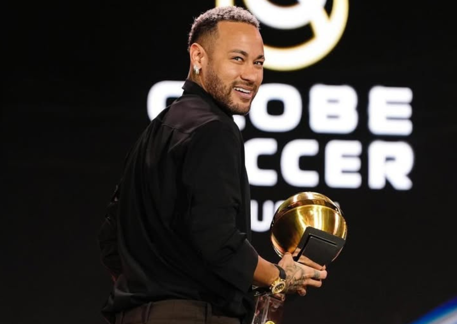 Neymar volta ao Santos. O ídolo santista reforça o Peixe para a temporada e promete movimentar a Vila Belmiro - Foto: Reprodução/Instagram @neymarjr
