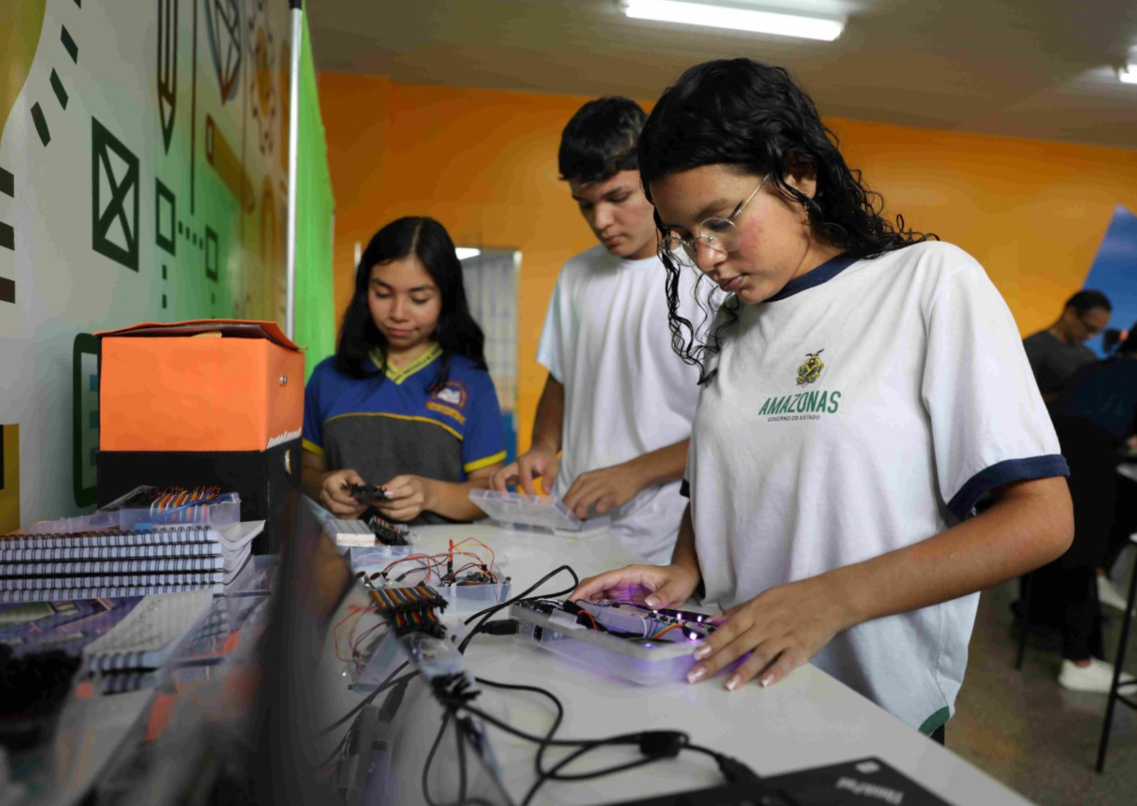 Secretaria de Educação disponibiliza vagas para alunos da rede pública com formação técnica profissional em Informática e Mecatrônica FOTOS: Euzivaldo Queiroz / Secretaria de Estado de Educação e Desporto Escolar