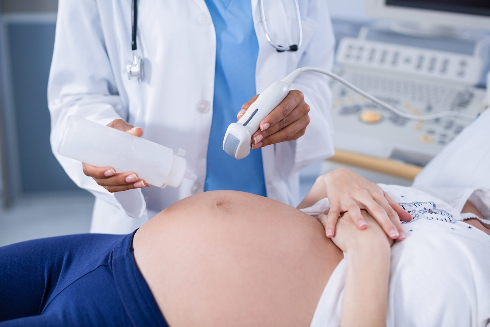 A pré-eclâmpsia causa hipertensão na gestação e pode evoluir para a síndrome de Hellp, comprometendo órgãos vitais - Foto: Reprodução/ Freepik