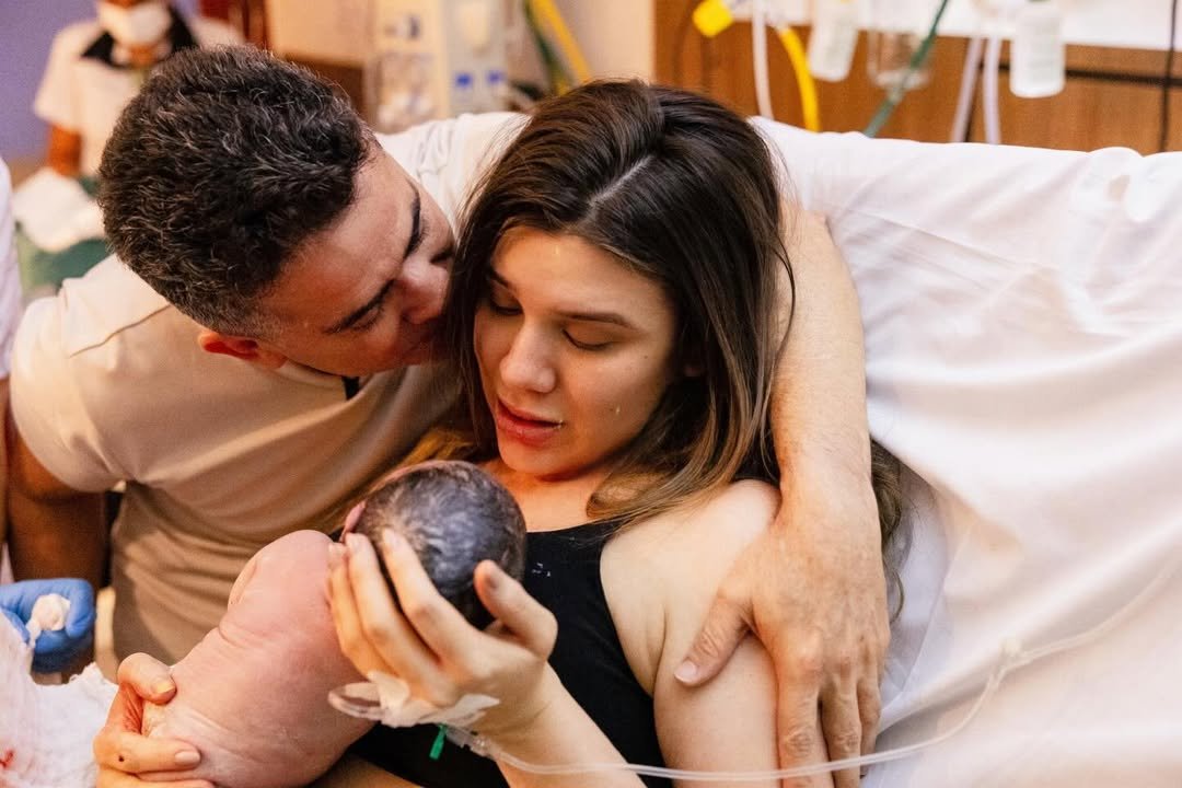 Prefeito David Almeida e a primeira-dama Izabelle Almeida confirmaram a morte do filho, David Benedito, nesta sexta-feira (23) - Foto: Instagram/ @davidalmeidaam