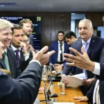 CPMI do INSS aprova quebra de sigilo de Lulinha e convoca André Moura