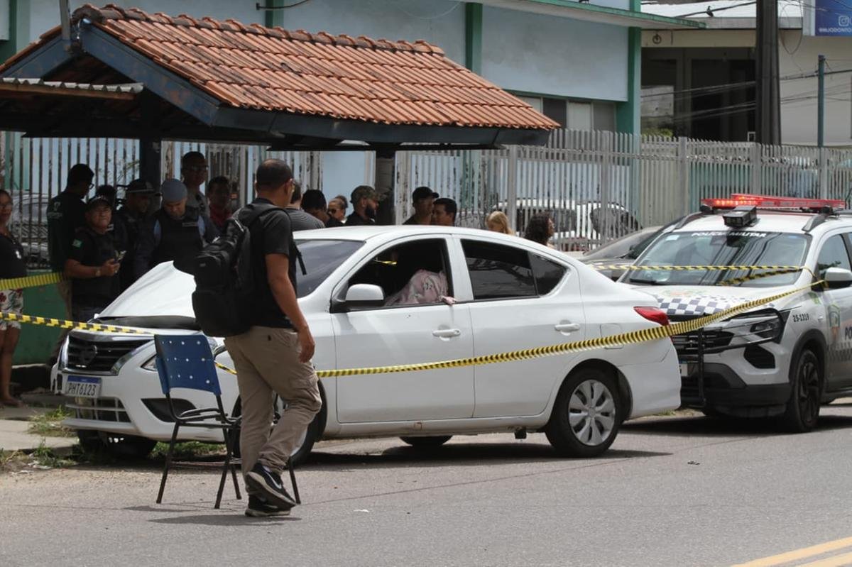 Homem é encontrado morto dentro de carro no bairro Educandos, em Manaus