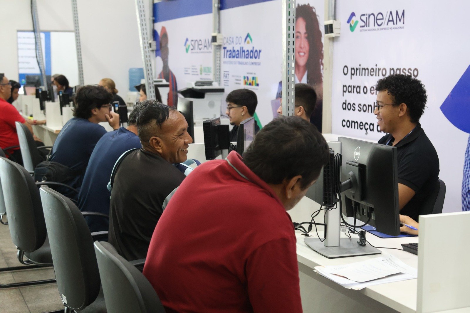 O Sine Amazonas divulga a oferta de 226 vagas de emprego para esta quarta-feira (08/04)