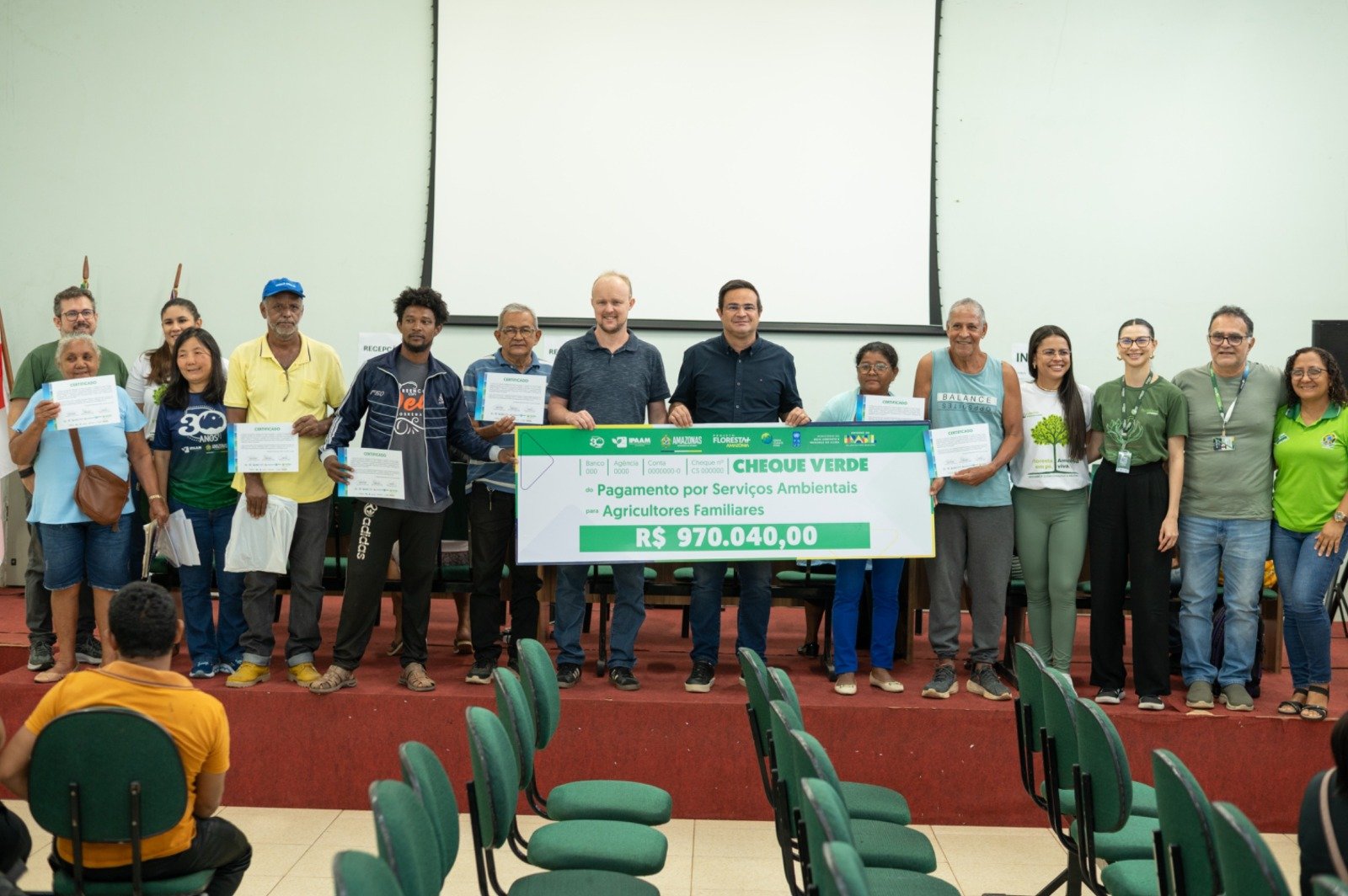 Produtores rurais recebem R$ 970 mil por preservar a floresta em Presidente Figueiredo