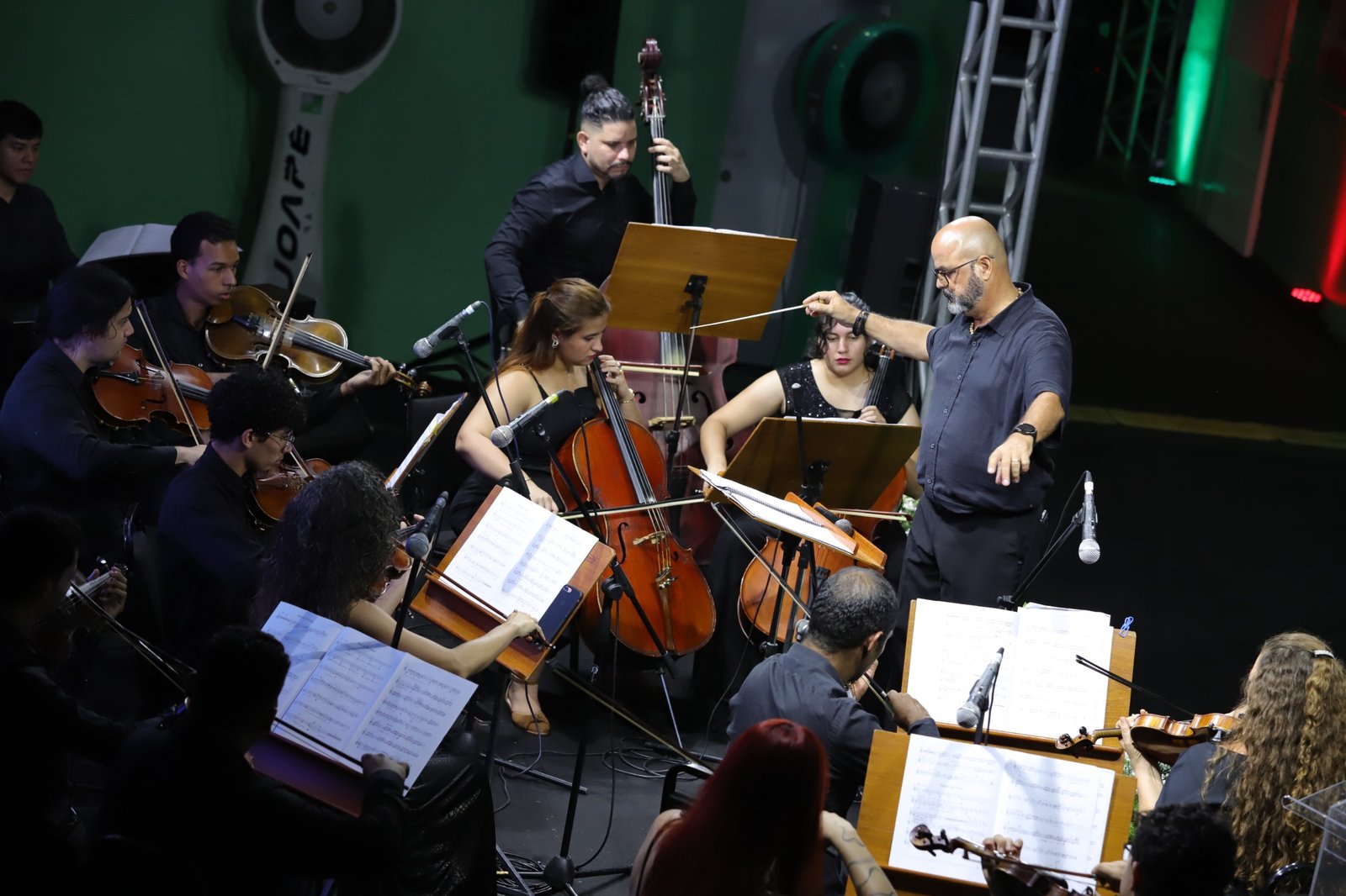 Concerto gratuito em Manaus transforma ritmos brasileiros em experiência orquestral